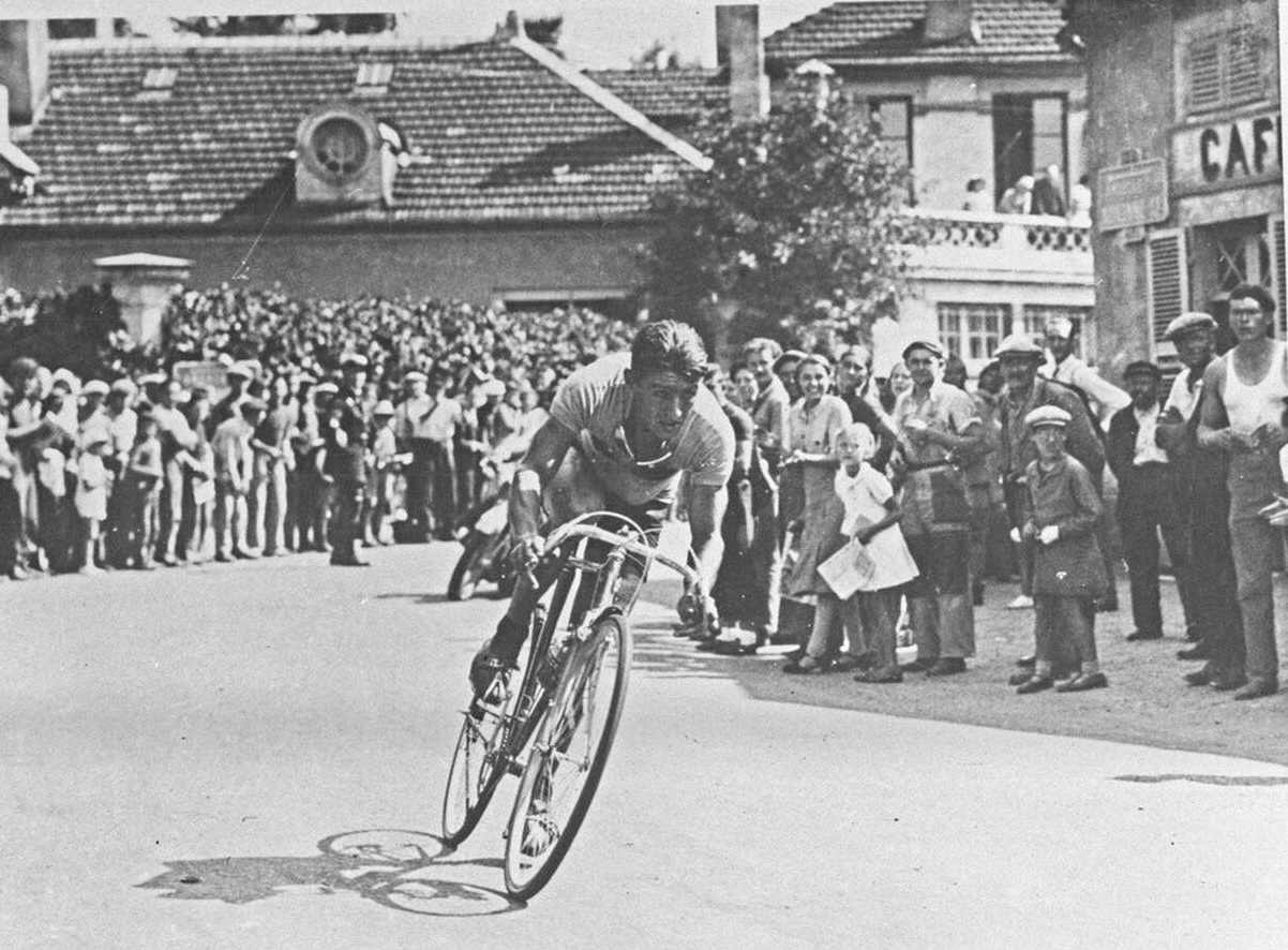 Depuis 1947, Mûr est devenu un passage incontournable du Tour de France cycliste